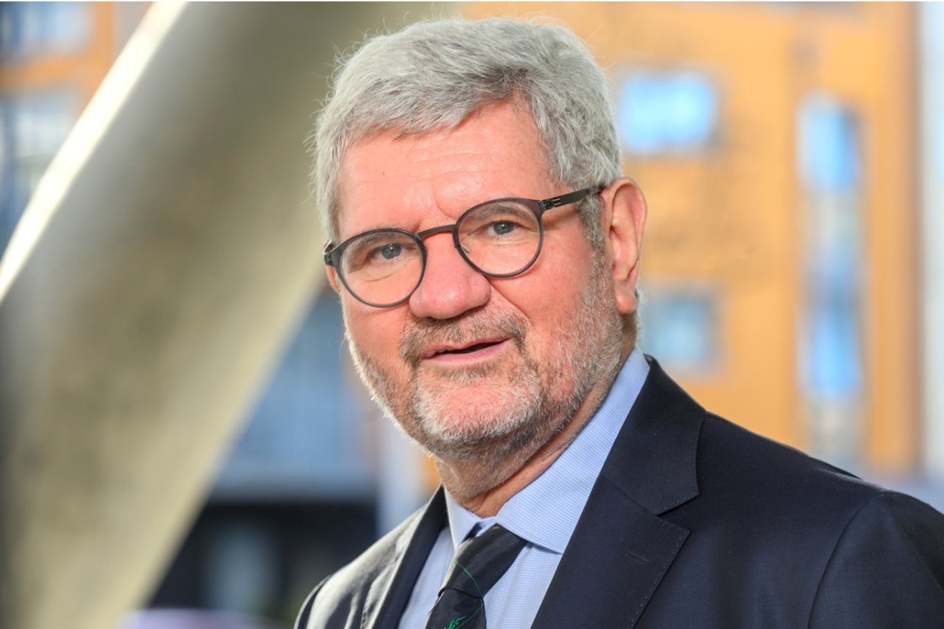 Porträtfoto von Robert Schlögl.