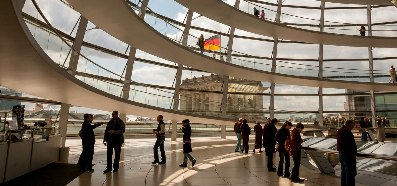 Innenaufnahme in der Kuppel des Berliner Reichstagsgebäudes.