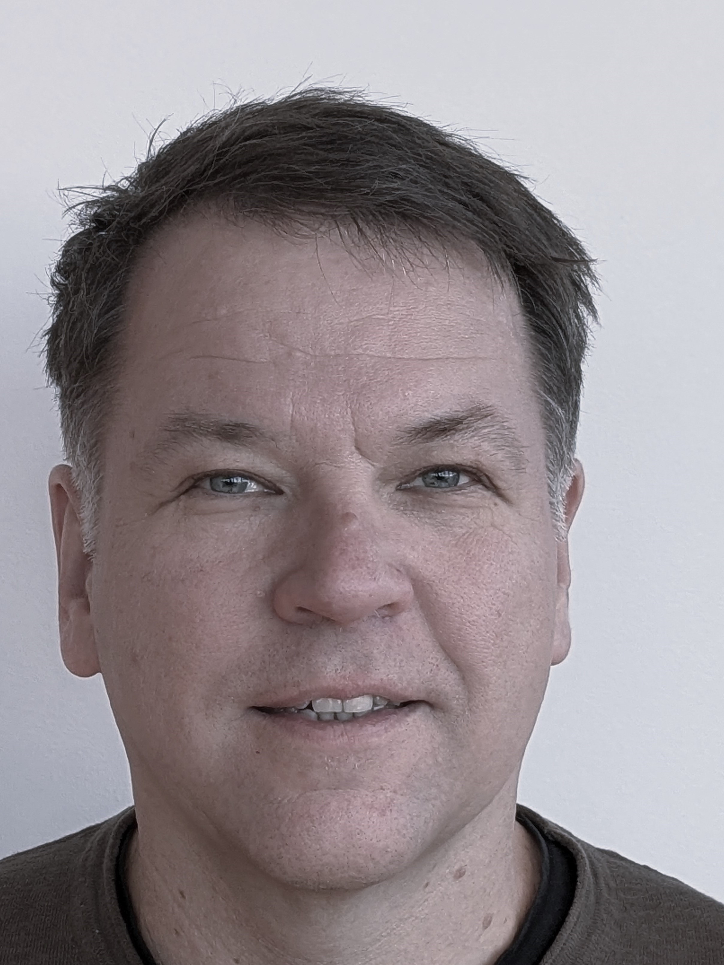Headshot von Achim Wiesner.