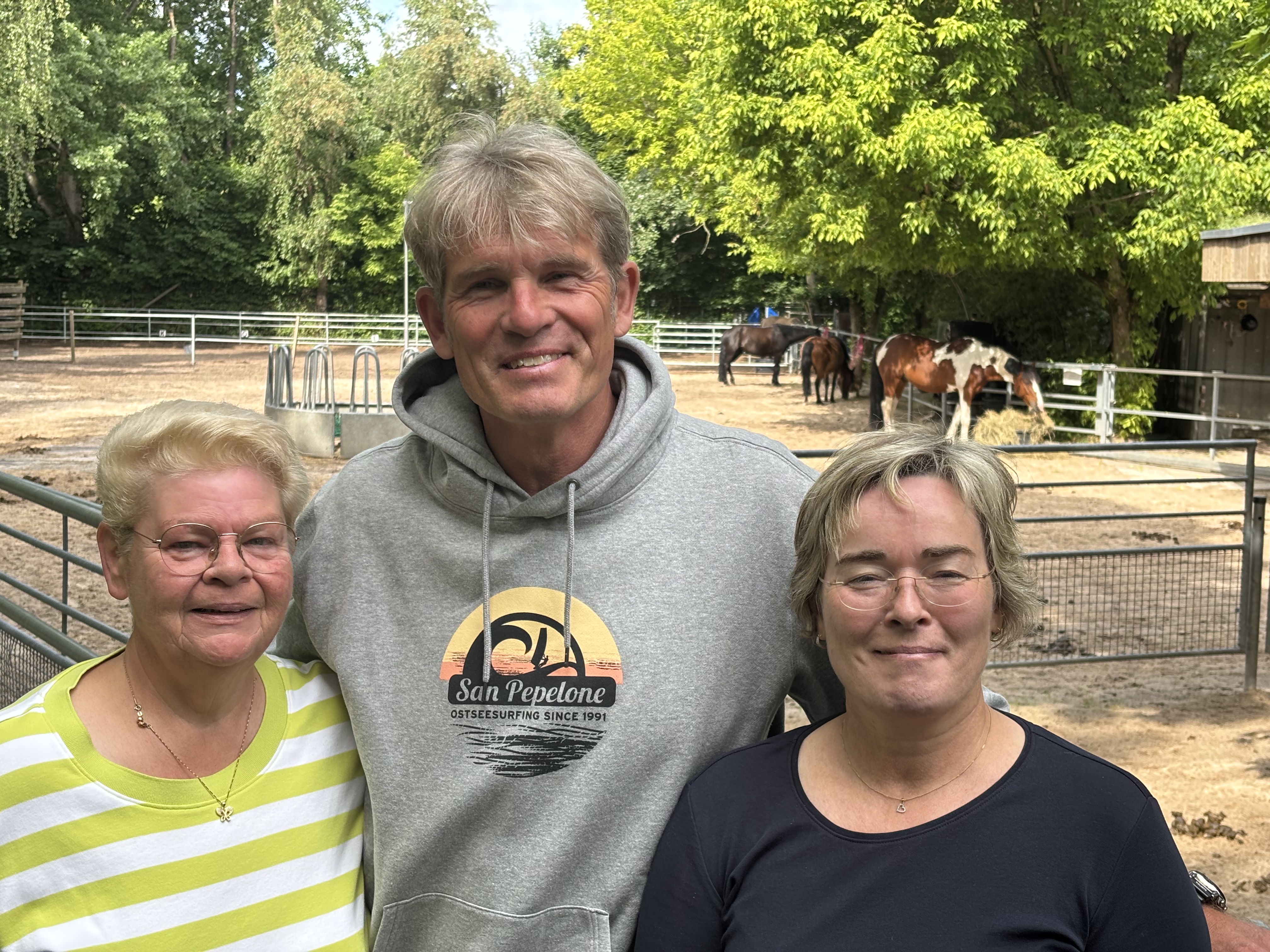 Sabine Klemm, Heike Hertha und Frank Durek von der Grundschule am Sandsteinweg in Berlin-Neukoelln.