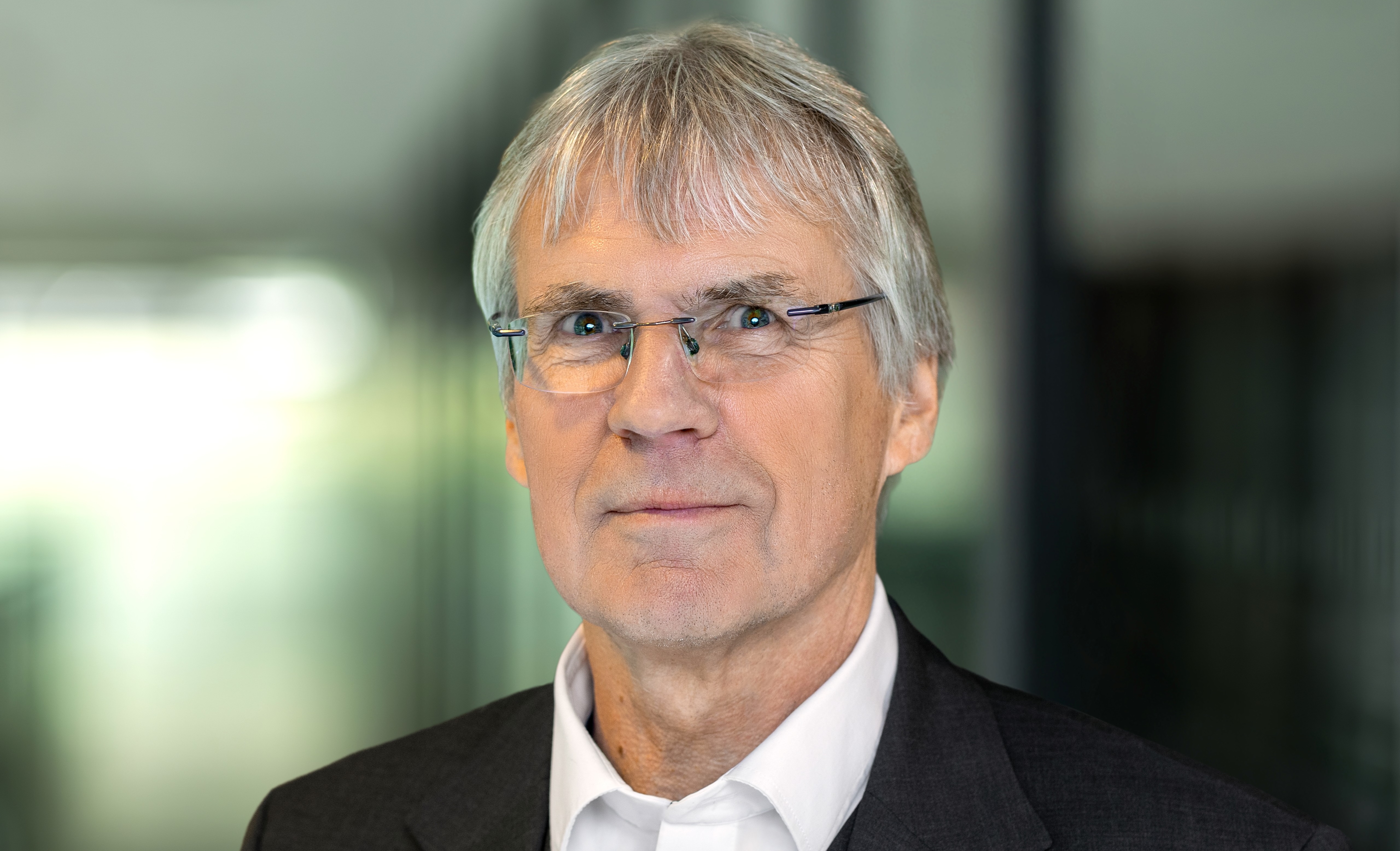 Portraitfoto von Holger Hanselka