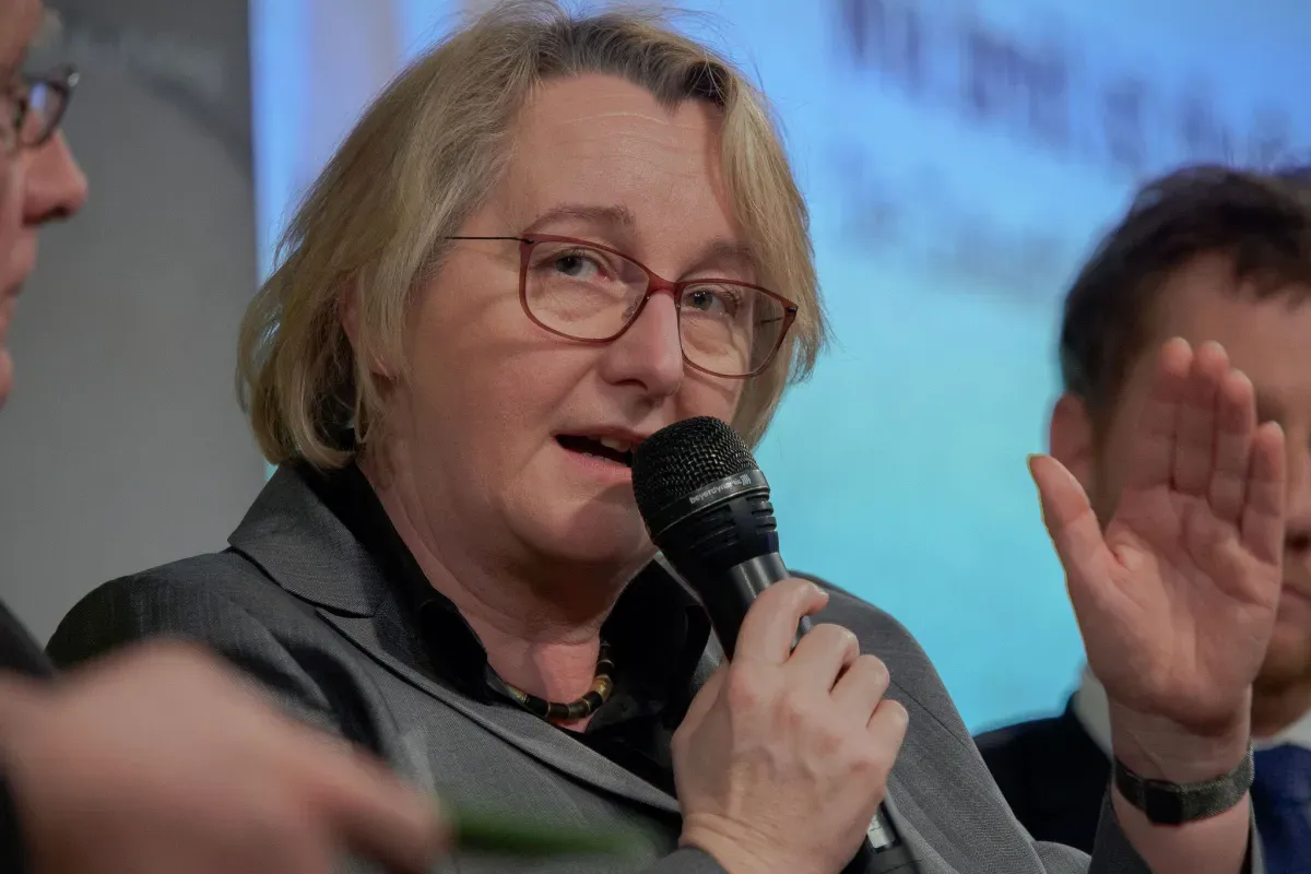 Freiheit für die Professoren, Kampf den Campus-Imperatoren?