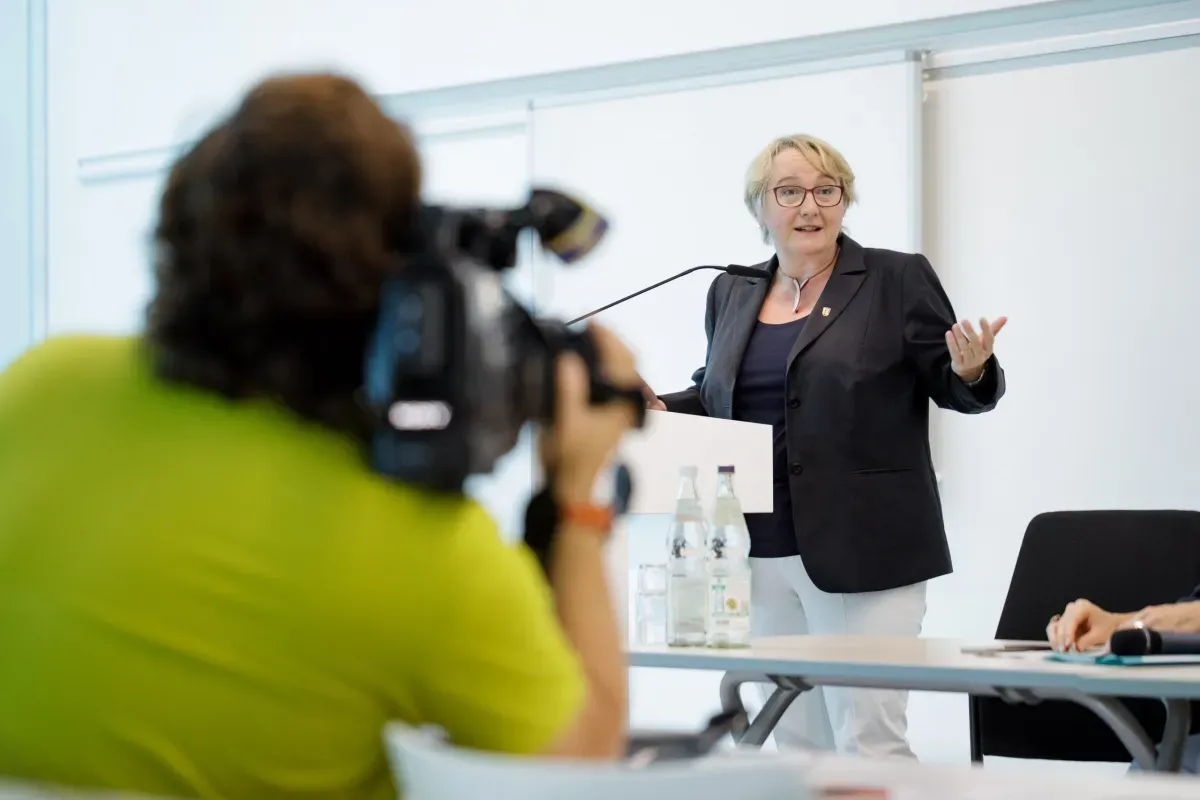 Artikelbild: Wenn 25 Prozent der Professoren einen Rektor in Frage stellen, ist eine hochschulweite Debatte nötig