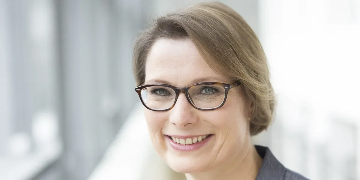 Artikelbild: Schulen schließen, damit die Gesellschaft weitermachen kann wie bisher? Umgekehrt muss es laufen!