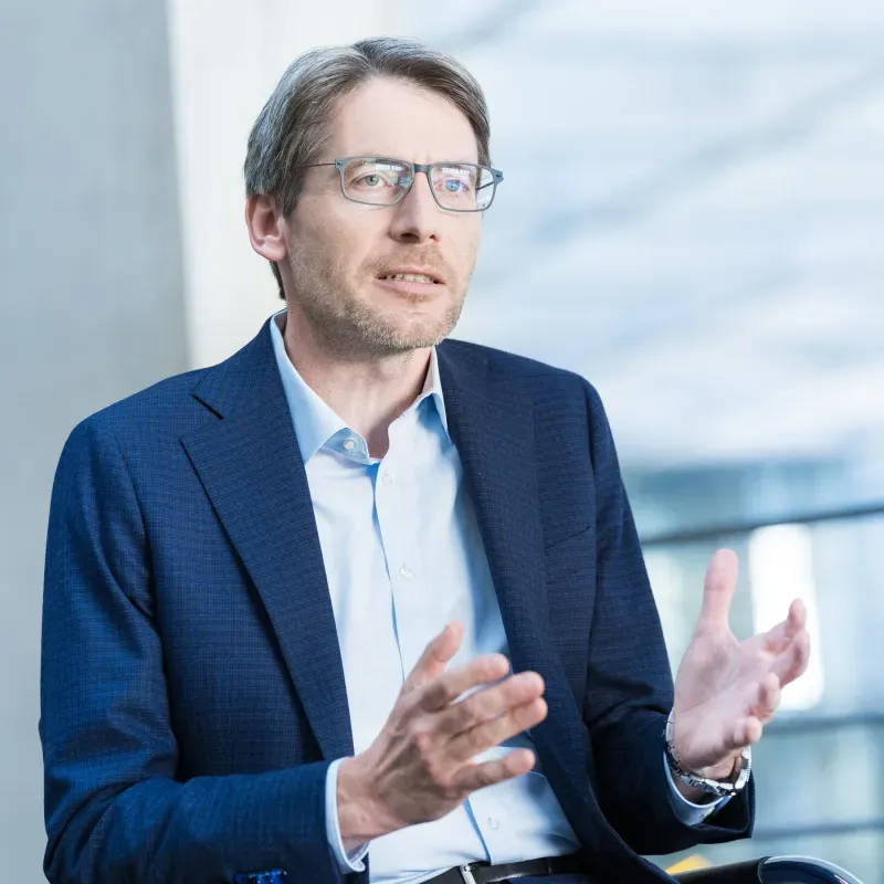 Artikelbild: Wir müssen nicht die besten Freunde der Regierung sein