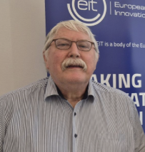 Aufnahme von Wissenschaftsjournalist Manfred Ronzheimer.