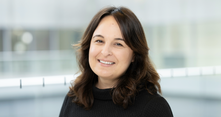 Portraitfoto Ayse Asar.