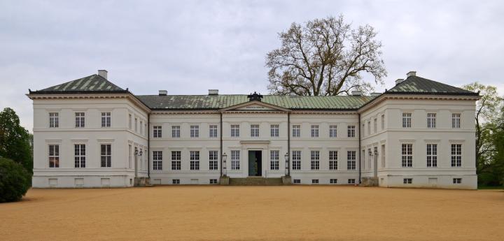 Vorderansicht von Schloss Neuhardenberg.