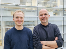 Portraitfoto der beiden Wissenschaftler Finn Luebber und Soeren Krach. 