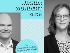 Collage aus Cover des Podcasts "Wiarda wundert sich" und Portraitfoto der Gaestin Nele McElvany. 