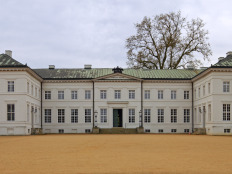 Vorderansicht von Schloss Neuhardenberg.