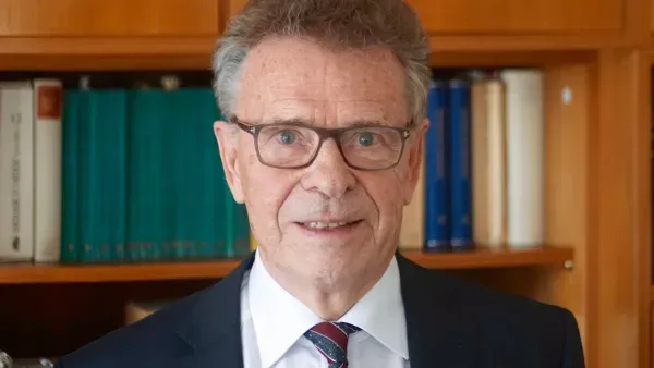 Baut endlich ein College