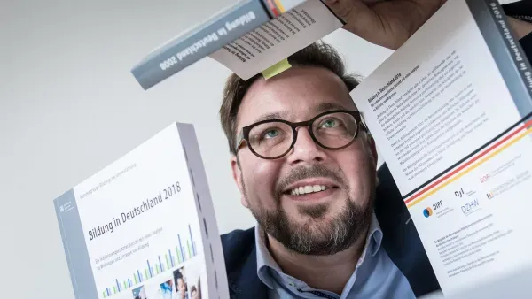 Artikelbild: Der Herr der Bildungsberichte