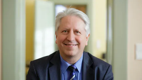 Artikelbild: Gegen eine Wand