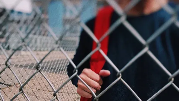 Welchen Schutz braucht Julia?